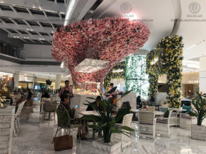 Dubai Mall Green Wall